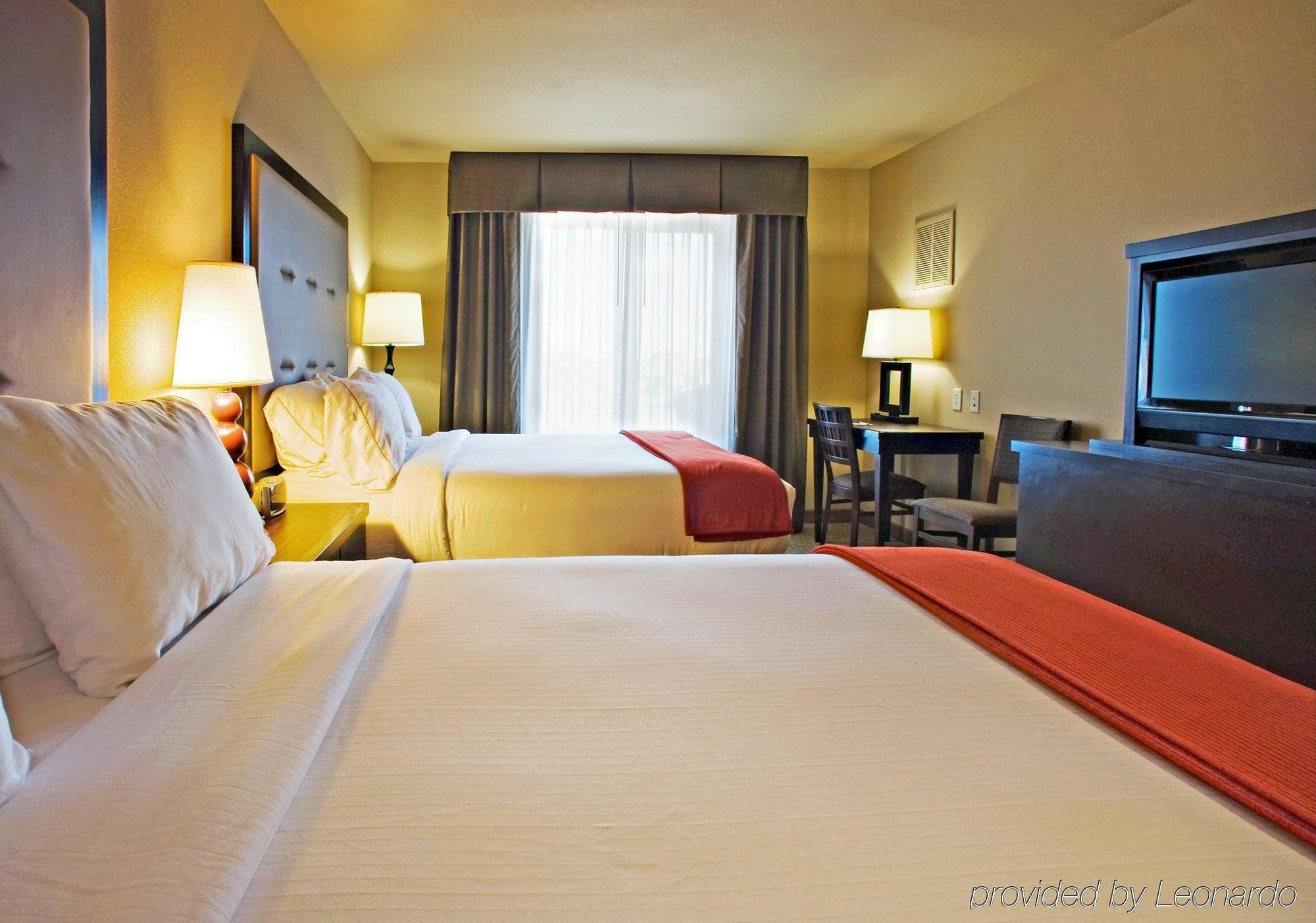 Holiday Inn Express Hotel & Suites Wichita Falls, An Ihg Hotel Номер фото