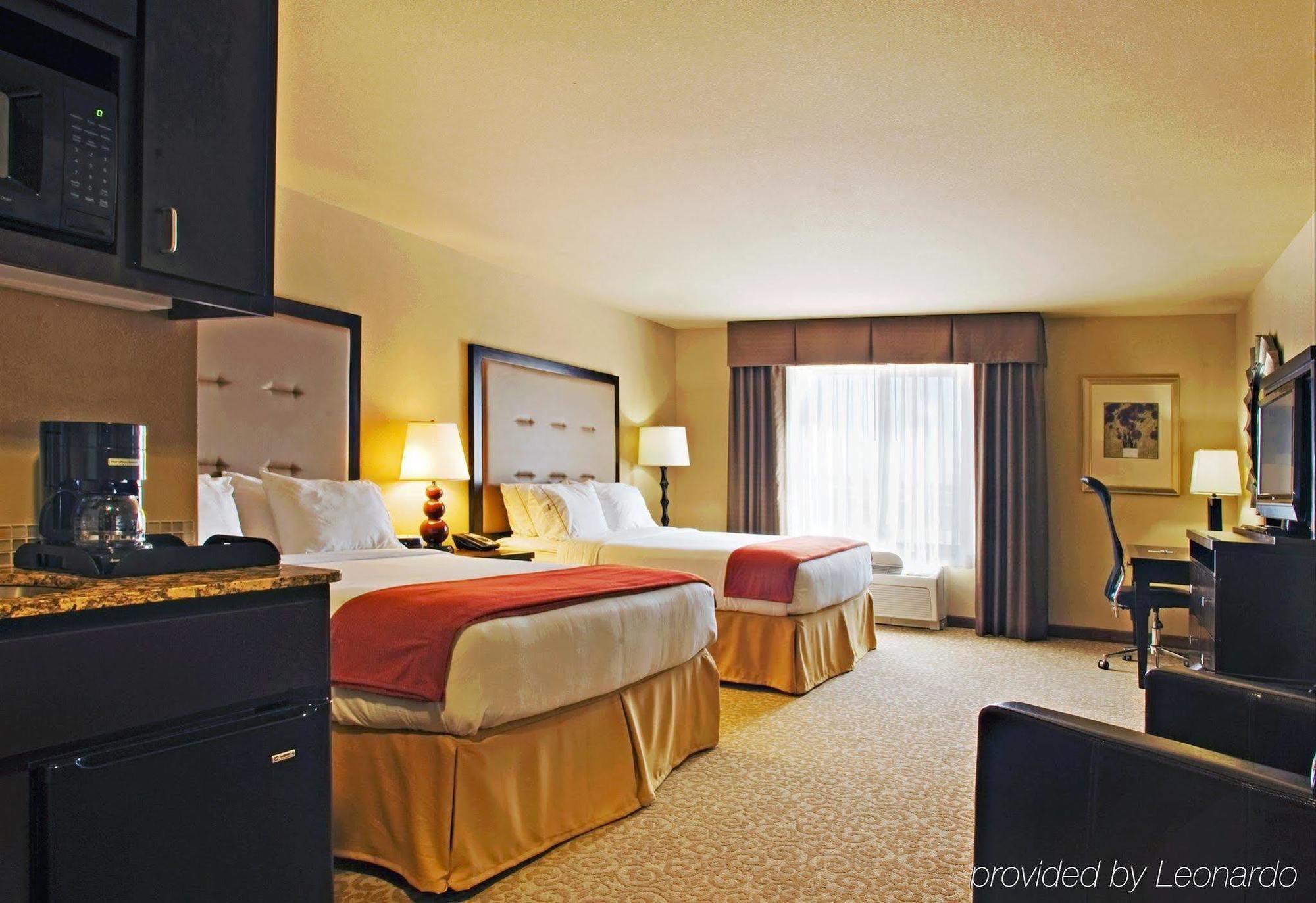 Holiday Inn Express Hotel & Suites Wichita Falls, An Ihg Hotel Екстер'єр фото