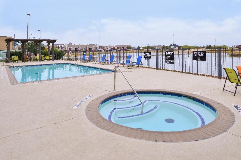 Holiday Inn Express Hotel & Suites Wichita Falls, An Ihg Hotel Екстер'єр фото